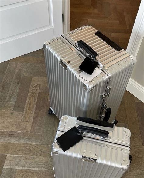 Rimowa suitcase case study